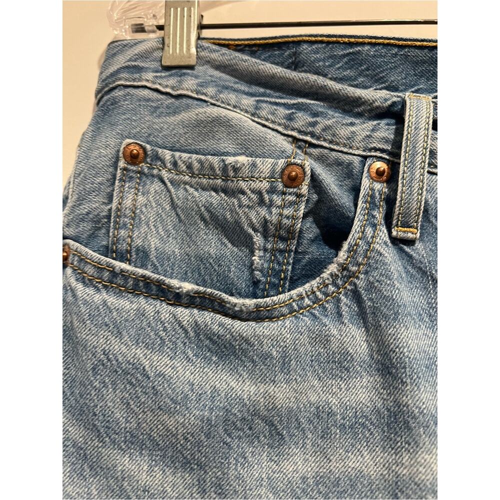 Levi’s 501 T Distressed Jeans Men’s W31 L28 Light Wash Tapered Denim - Picture 8 of 14